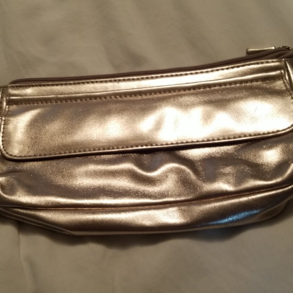 Handbags - Picture 3 of 3